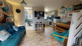 45 Strawberry Hill, Tolroy Manor